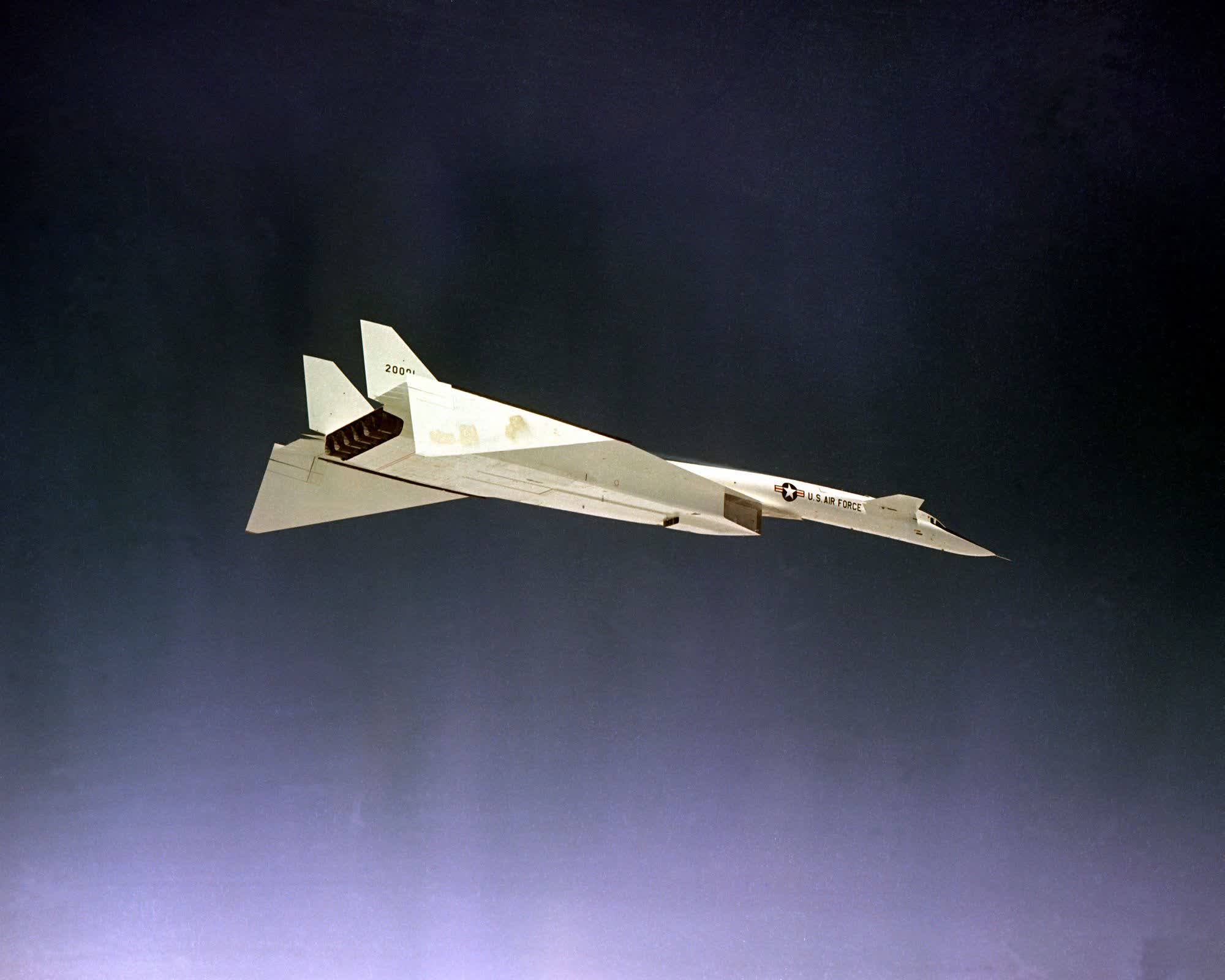 XB 70 [3].jpg